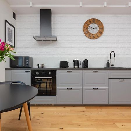 Apartment Bialobrzeska Warsaw Ochota By Renters Ngoại thất bức ảnh